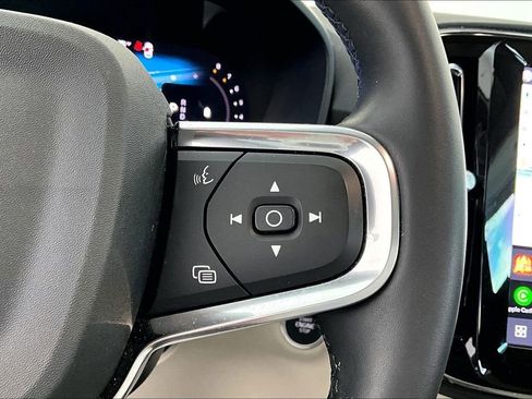 Used 2023 Volvo XC40 B5 Plus w/ Protection Package Premier image 27