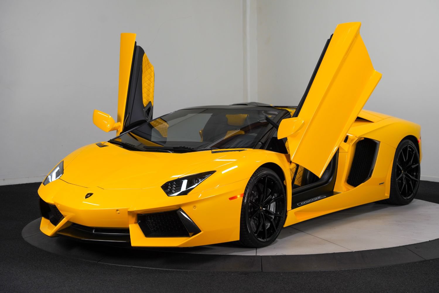 Used 2015 Lamborghini Aventador LP 700-4 AWD/4WD image 5