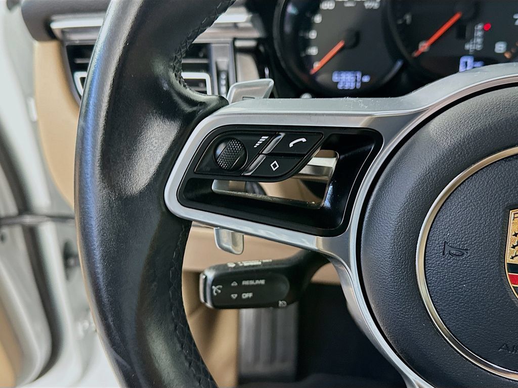 Used 2020 Porsche Macan AWD/4WD image 26