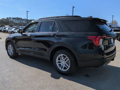 New 2026 Ford Explorer Active w/ Active Comfort Package image 7