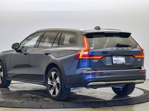 Certified 2024 Volvo V60 B5 Cross Country Plus image 2