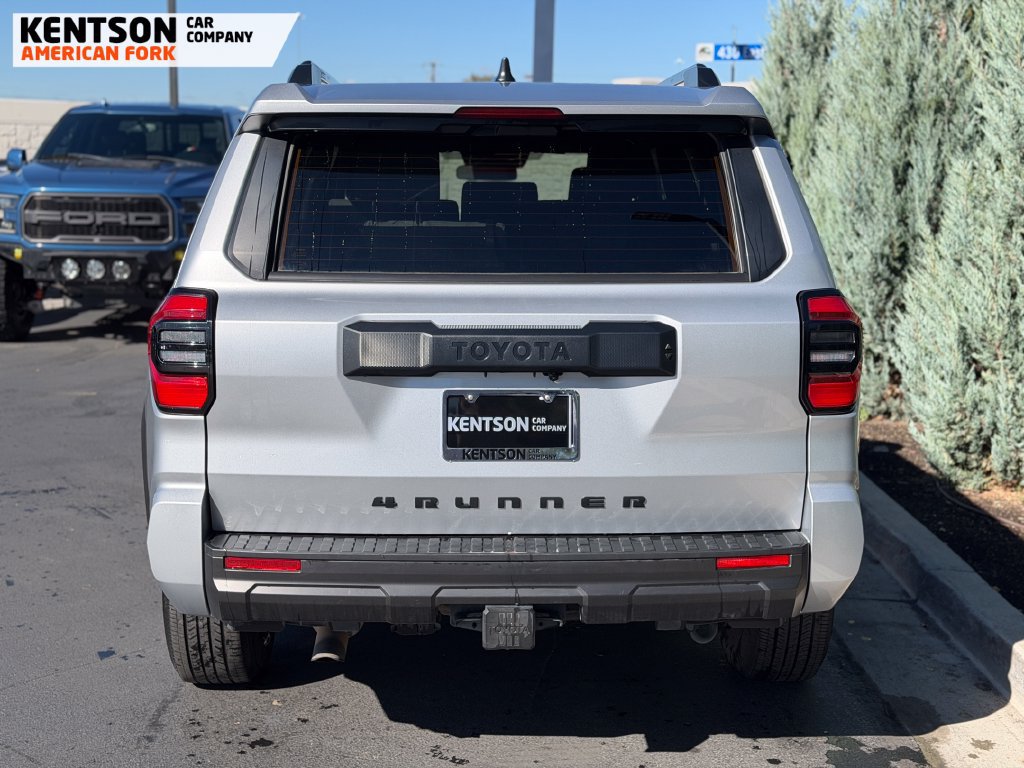 Used 2025 Toyota 4Runner SR5 AWD/4WD image 6