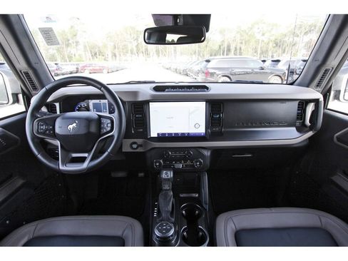 Used 2023 Ford Bronco Wildtrak image 12