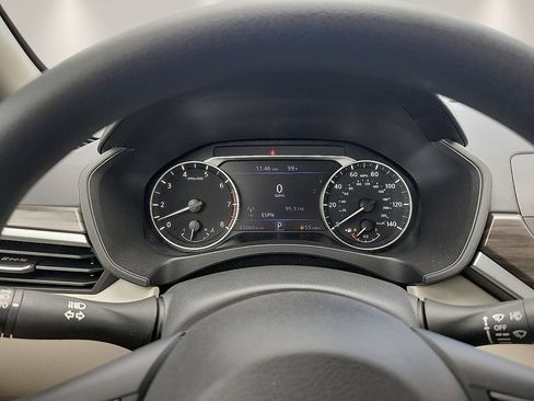 Used 2025 Nissan Altima 2.5 SV FWD image 18