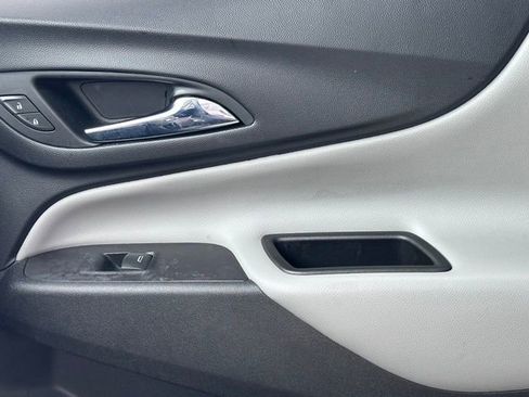 Used 2020 Chevrolet Equinox LS w/ LPO, Floor Liner Package FWD image 28