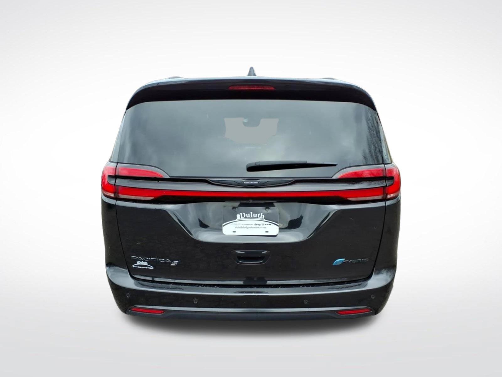 Used 2024 Chrysler Pacifica Premium FWD image 4