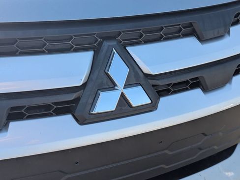 Used 2021 Mitsubishi Outlander Sport ES FWD image 11