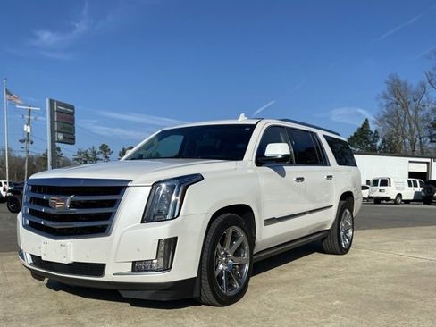 Used 2016 Cadillac Escalade ESV Premium image 2