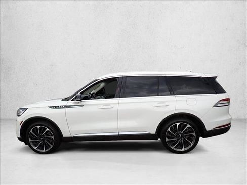 Used 2023 Lincoln Aviator Reserve w/ Equipment Group 201A AWD/4WD image 2