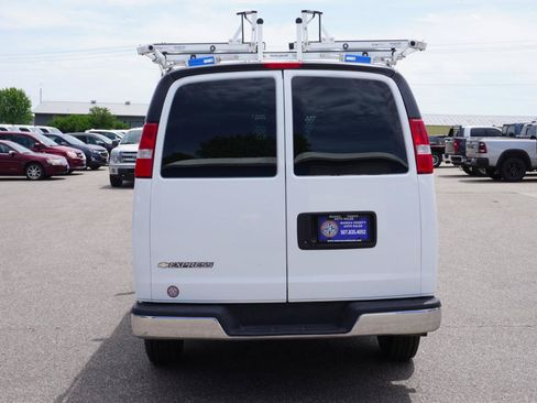 Used 2020 Chevrolet Express 2500 w/ Driver Convenience Package RWD image 4