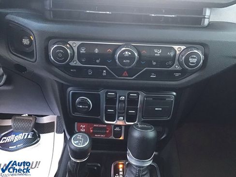 Used 2024 Jeep Gladiator Sport image 36