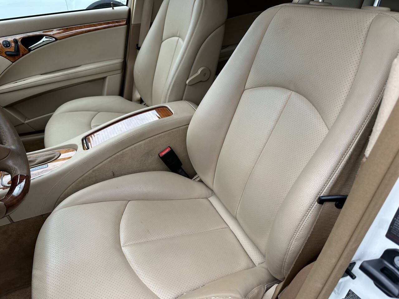 Used 2009 Mercedes-Benz E 350 4MATIC Wagon image 26