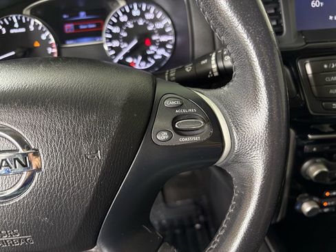 Certified 2017 Nissan Pathfinder SV image 20