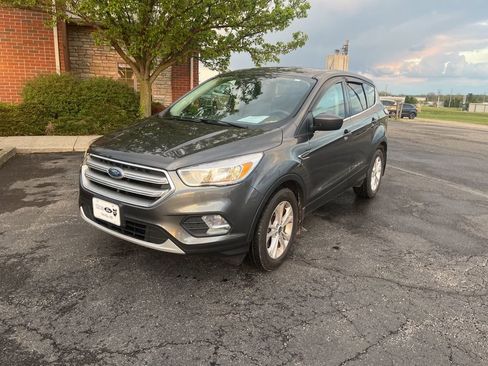 Used 2017 Ford Escape SE AWD/4WD image 1