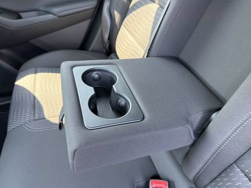Used 2025 Chevrolet Equinox LT FWD image 18