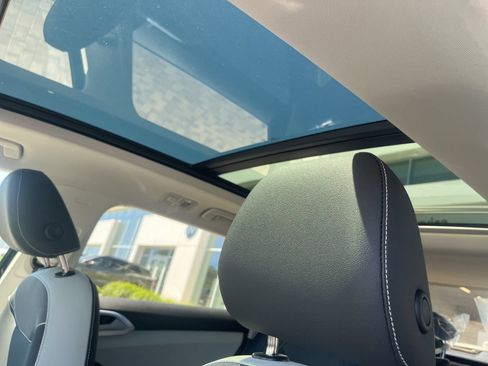 New 2026 Volkswagen Taos SE FWD image 29