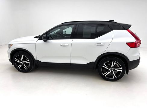 Used 2021 Volvo XC40 T5 R-Design image 14