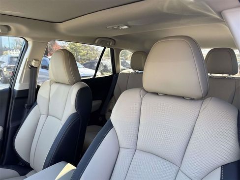 New 2025 Subaru Outback Limited image 16