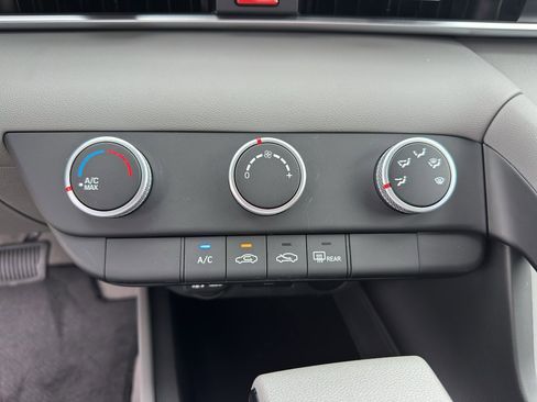 New 2026 Hyundai Elantra SE FWD image 19