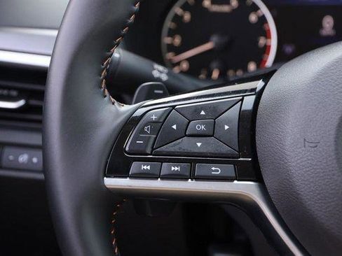 Used 2025 Nissan Altima 2.5 SR FWD image 10