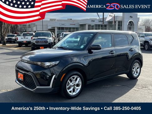 Used 2023 Kia Soul LX w/ Option Group 015 FWD image 1