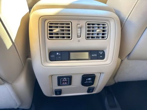 Used 2018 Nissan Pathfinder Platinum w/ Cargo Package AWD/4WD image 26