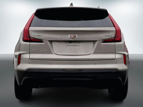 Used 2024 Cadillac XT4 Luxury w/ Cold Weather Package image 3