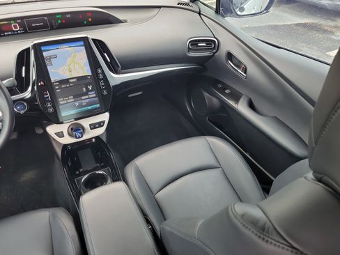 Used 2019 Toyota Prius Prime Premium image 14