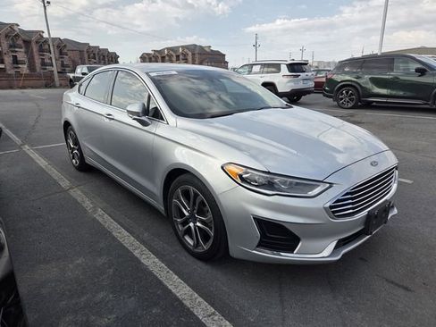 Certified 2019 Ford Fusion SEL image 3