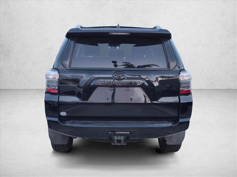Used 2017 Toyota 4Runner SR5 RWD image 4