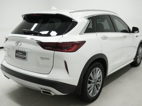 Used 2023 INFINITI QX50 Luxe FWD image 4