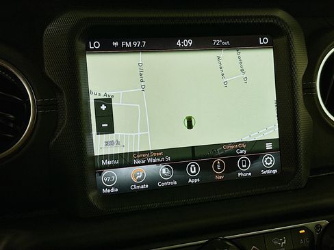 Used 2022 Jeep Wrangler Unlimited Sahara AWD/4WD image 22