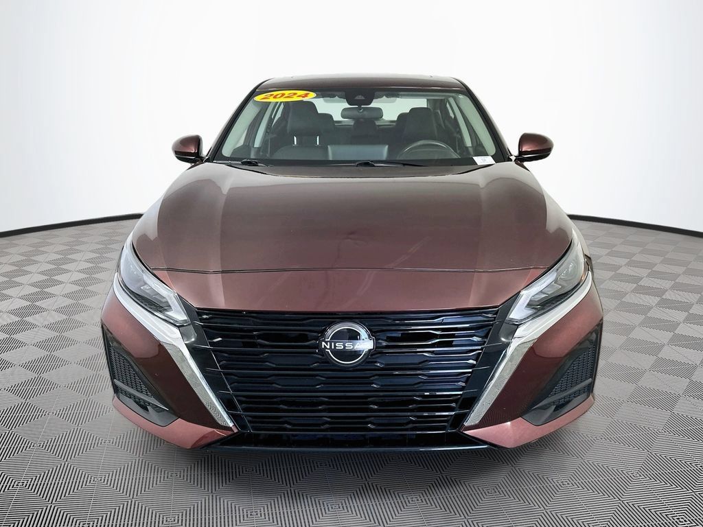 Certified 2024 Nissan Altima 2.5 SV w/ SV Premium Package FWD image 4