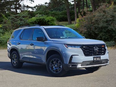 New 2025 Honda Pilot TrailSport