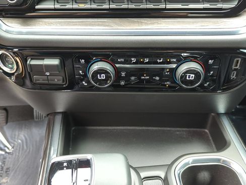 Used 2024 Chevrolet Silverado 1500 LTZ w/ LTZ Convenience Package II RWD image 18