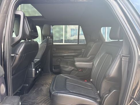 Used 2021 Ford Expedition Max Limited image 12
