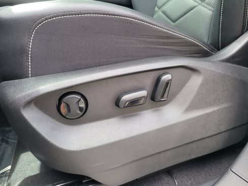 Used 2024 Volkswagen Atlas SE FWD image 17