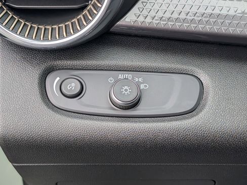 Used 2024 Chevrolet Trax ACTIV w/ Driver Confidence Package image 21