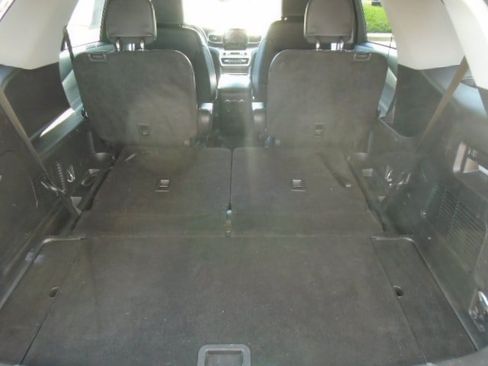 Used 2024 Ford Explorer XLT w/ Equipment Group 202A AWD/4WD image 6
