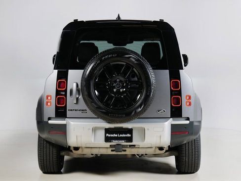 Used 2023 Land Rover Defender 110 SE image 10