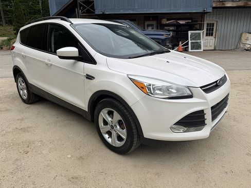 Used 2016 Ford Escape SE w/ SE Leather Comfort Package AWD/4WD image 3