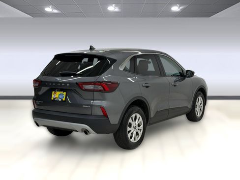 Used 2023 Ford Escape Active w/ Tech Pack #1 AWD/4WD image 7