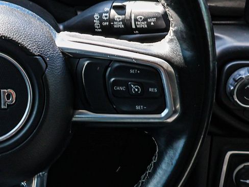 Used 2021 Jeep Wrangler Unlimited Sahara image 31