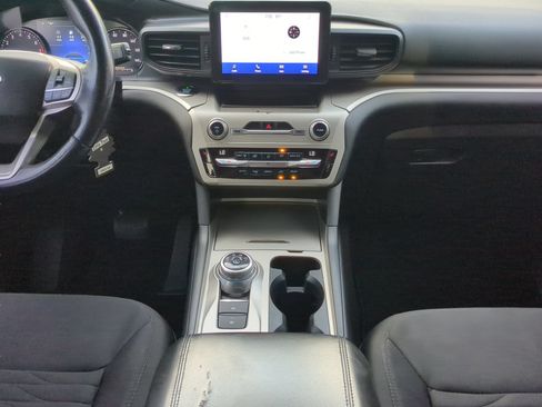 Certified 2021 Ford Explorer XLT RWD image 52