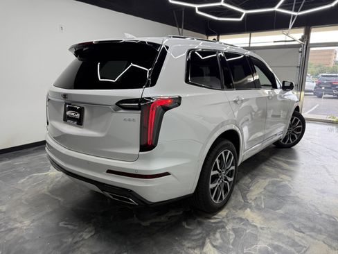 Used 2022 Cadillac XT6 Sport w/ Platinum Package AWD/4WD image 3