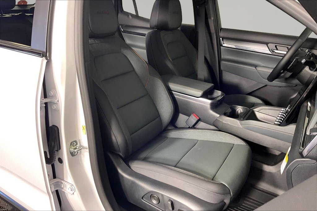 New 2027 GMC Terrain AT4 w/ Convenience Package III AWD/4WD image 12