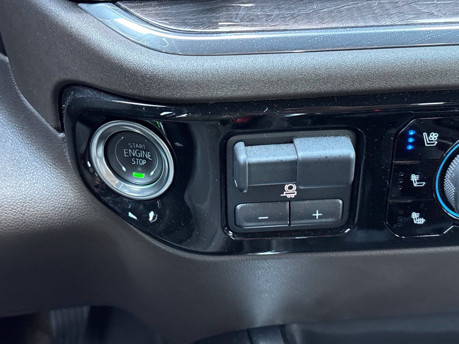 Used 2024 Chevrolet Silverado 1500 LTZ w/ LTZ Premium Texas Edition AWD/4WD image 29