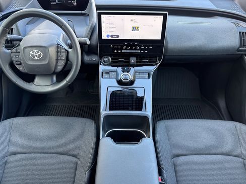 Used 2025 Toyota bZ4X FWD image 15