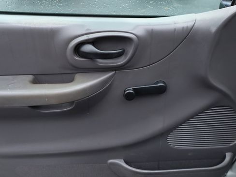 Used 2001 Ford F150 XL image 37