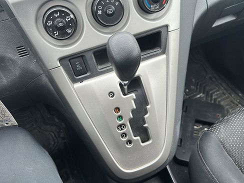 Used 2010 Pontiac Vibe w/ Preferred Package image 15